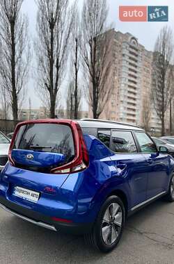 Внедорожник / Кроссовер Kia Soul EV 2020 в 