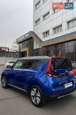 Внедорожник / Кроссовер Kia Soul EV 2020 в 