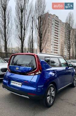Внедорожник / Кроссовер Kia Soul EV 2020 в 