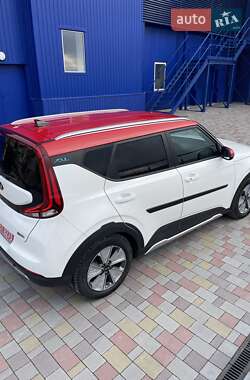 Внедорожник / Кроссовер Kia Soul EV 2020 в Хмельницком