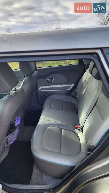 Внедорожник / Кроссовер Kia Soul EV 2015 в Камне-Каширском фото 5 Внедорожник / Кроссовер Kia Soul EV 2015 в Камне-Каширском