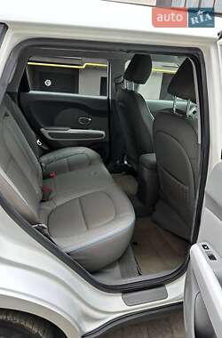 Внедорожник / Кроссовер Kia Soul EV 2017 в 