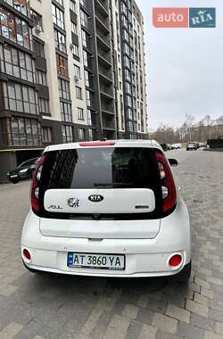 Внедорожник / Кроссовер Kia Soul EV 2017 в 