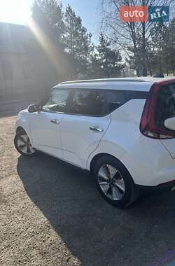 Позашляховик / Кросовер Kia Soul EV 2020 в 