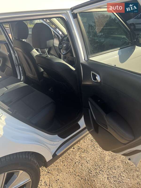 Позашляховик / Кросовер Kia Soul EV 2020 в Львові фото 23 Позашляховик / Кросовер Kia Soul EV 2020 в Львові