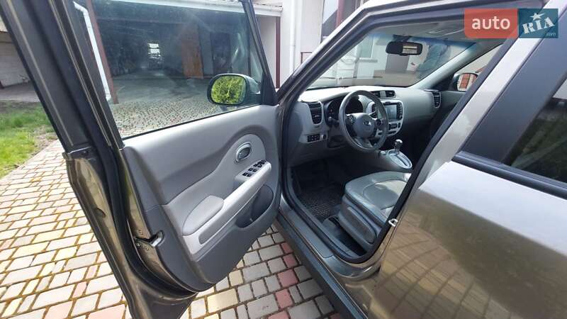 Позашляховик / Кросовер Kia Soul EV 2015 в Дубровиці