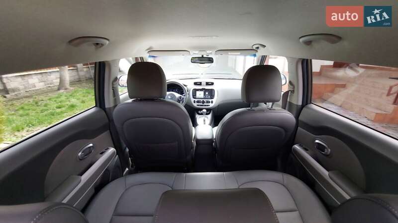 Позашляховик / Кросовер Kia Soul EV 2015 в Дубровиці
