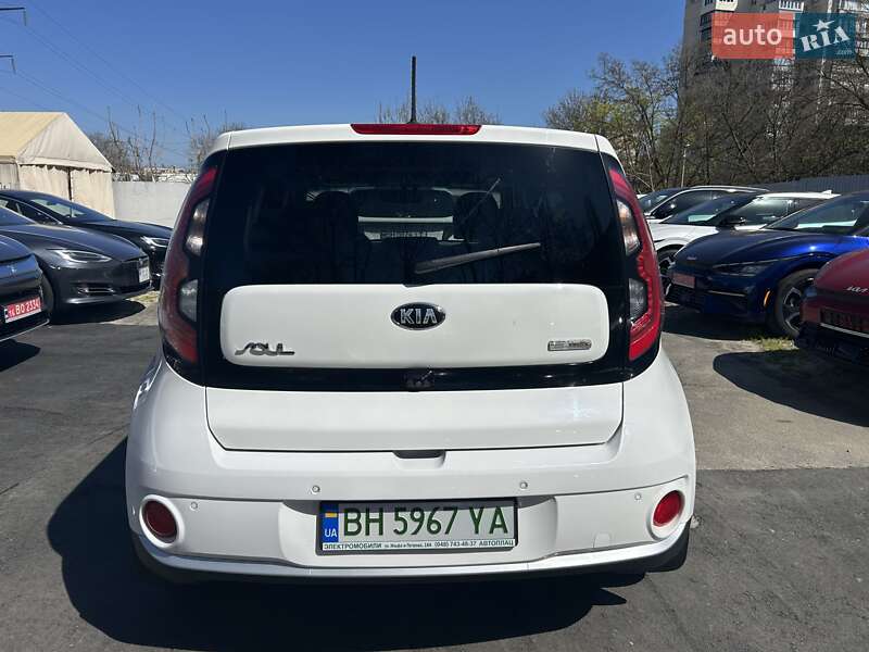 Внедорожник / Кроссовер Kia Soul EV 2016 в Одессе