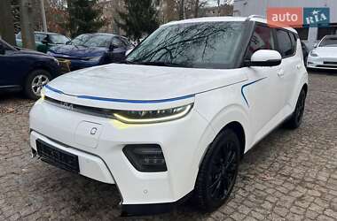 Внедорожник / Кроссовер Kia Soul EV 2023 в 