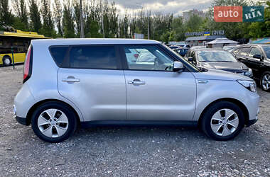 Позашляховик / Кросовер Kia Soul EV 2016 в 
