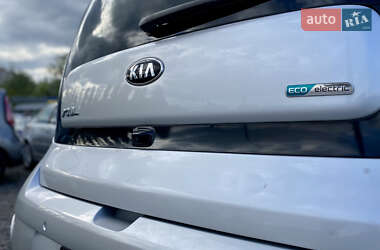 Позашляховик / Кросовер Kia Soul EV 2016 в 