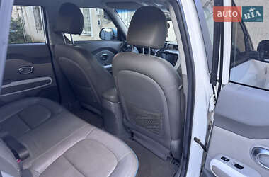 Внедорожник / Кроссовер Kia Soul EV 2015 в 