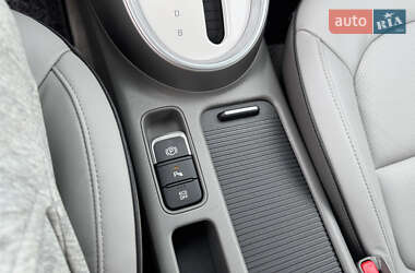 Внедорожник / Кроссовер Kia Soul EV 2015 в 