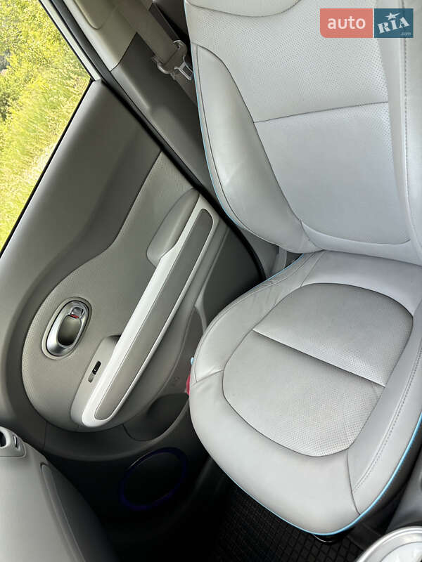Внедорожник / Кроссовер Kia Soul EV 2016 в Житомире фото 6 Внедорожник / Кроссовер Kia Soul EV 2016 в Житомире
