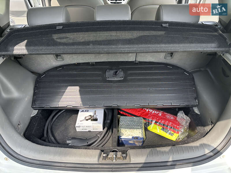 Внедорожник / Кроссовер Kia Soul EV 2016 в Житомире фото 8 Внедорожник / Кроссовер Kia Soul EV 2016 в Житомире