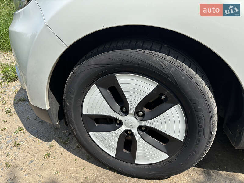 Внедорожник / Кроссовер Kia Soul EV 2016 в Житомире фото 12 Внедорожник / Кроссовер Kia Soul EV 2016 в Житомире