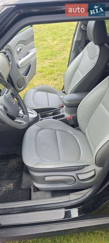 Внедорожник / Кроссовер Kia Soul EV 2016 в Новояворовске