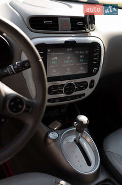 Внедорожник / Кроссовер Kia Soul EV 2015 в 