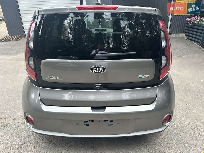 Позашляховик / Кросовер Kia Soul EV 2016 в Києві