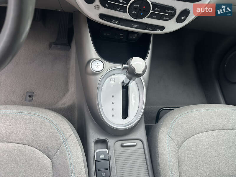 Позашляховик / Кросовер Kia Soul EV 2016 в Києві