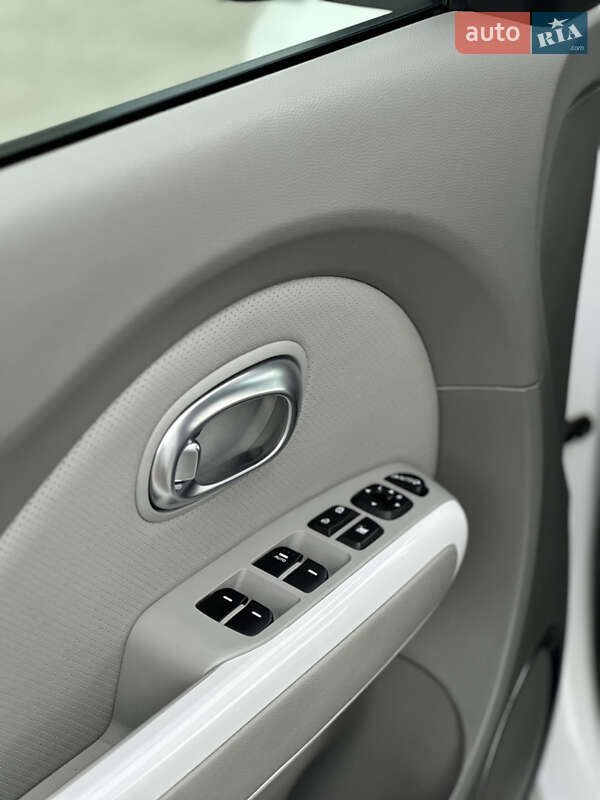 Позашляховик / Кросовер Kia Soul EV 2018 в Чернівцях