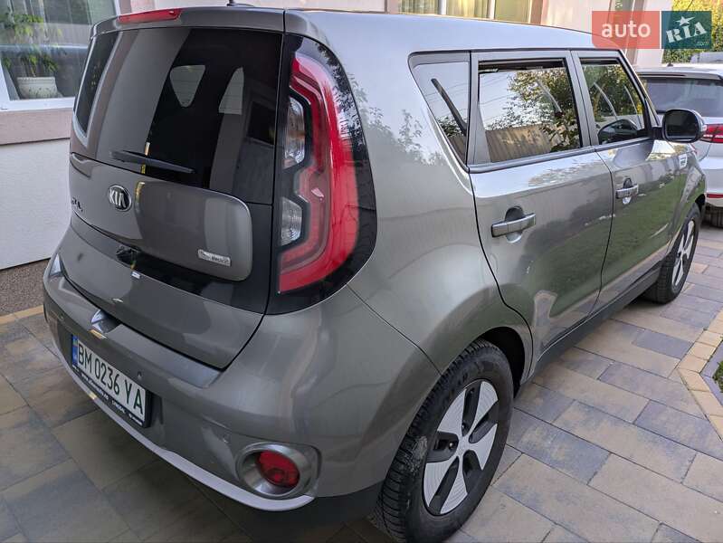 Позашляховик / Кросовер Kia Soul EV 2015 в Сумах фото 5 Позашляховик / Кросовер Kia Soul EV 2015 в Сумах