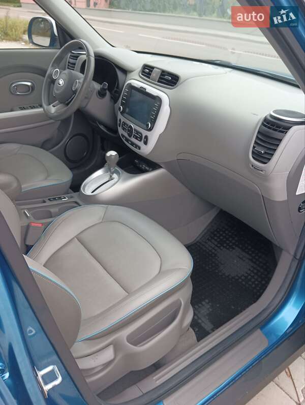 Внедорожник / Кроссовер Kia Soul EV 2016 в Дрогобыче