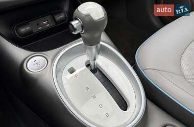 Внедорожник / Кроссовер Kia Soul EV 2017 в 