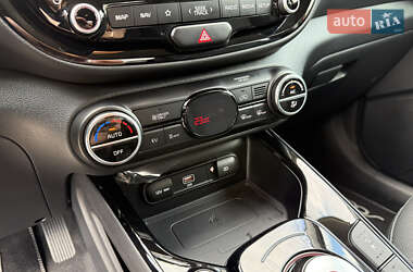 Внедорожник / Кроссовер Kia Soul EV 2020 в 