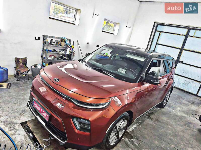 Внедорожник / Кроссовер Kia Soul EV 2020 в Луцке