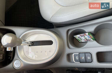 Позашляховик / Кросовер Kia Soul EV 2018 в 