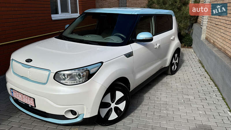 Внедорожник / Кроссовер Kia Soul EV 2015 в Виннице