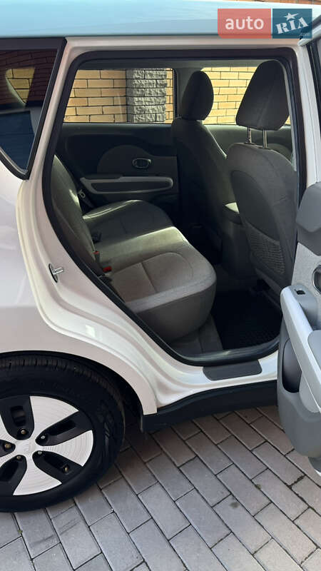 Внедорожник / Кроссовер Kia Soul EV 2015 в Виннице