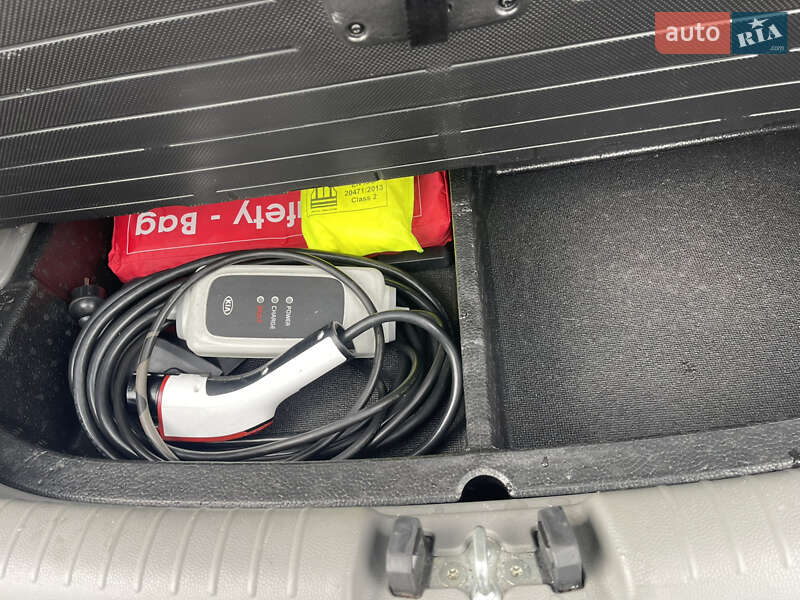 Позашляховик / Кросовер Kia Soul EV 2015 в Луцьку фото 22 Позашляховик / Кросовер Kia Soul EV 2015 в Луцьку
