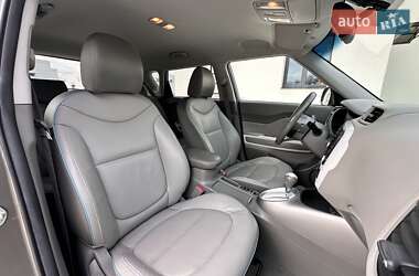 Позашляховик / Кросовер Kia Soul EV 2015 в  фото 10 Позашляховик / Кросовер Kia Soul EV 2015 в