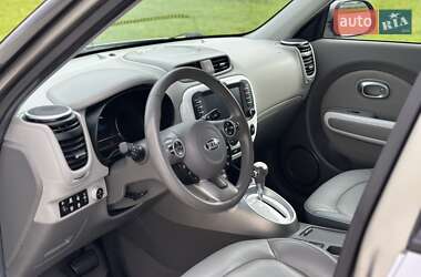 Позашляховик / Кросовер Kia Soul EV 2015 в  фото 13 Позашляховик / Кросовер Kia Soul EV 2015 в