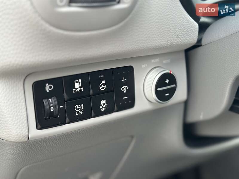 Позашляховик / Кросовер Kia Soul EV 2015 в Луцьку