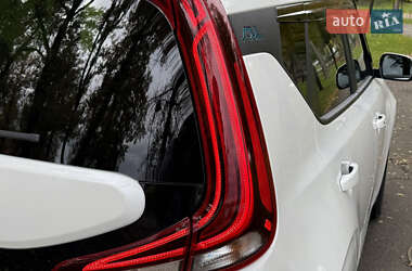 Позашляховик / Кросовер Kia Soul EV 2022 в  фото 10 Позашляховик / Кросовер Kia Soul EV 2022 в