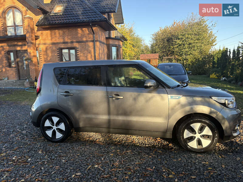 Позашляховик / Кросовер Kia Soul EV 2016 в Луцьку фото 4 Позашляховик / Кросовер Kia Soul EV 2016 в Луцьку