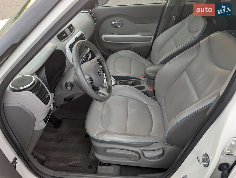 Позашляховик / Кросовер Kia Soul EV 2015 в Жовкві фото 9 Позашляховик / Кросовер Kia Soul EV 2015 в Жовкві