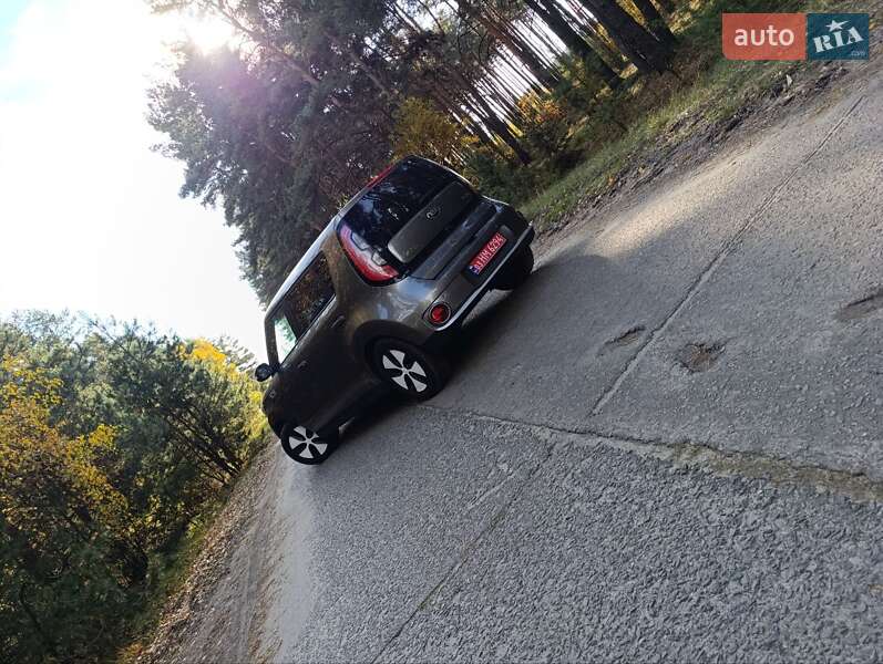 Внедорожник / Кроссовер Kia Soul EV 2015 в Остроге фото 4 Внедорожник / Кроссовер Kia Soul EV 2015 в Остроге