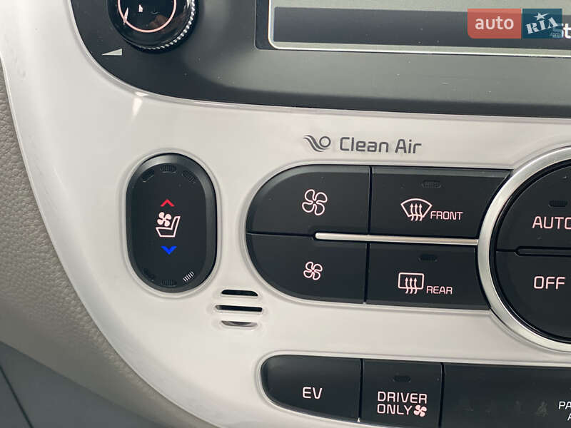 Позашляховик / Кросовер Kia Soul EV 2016 в Луцьку