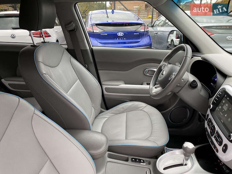 Позашляховик / Кросовер Kia Soul EV 2016 в Луцьку