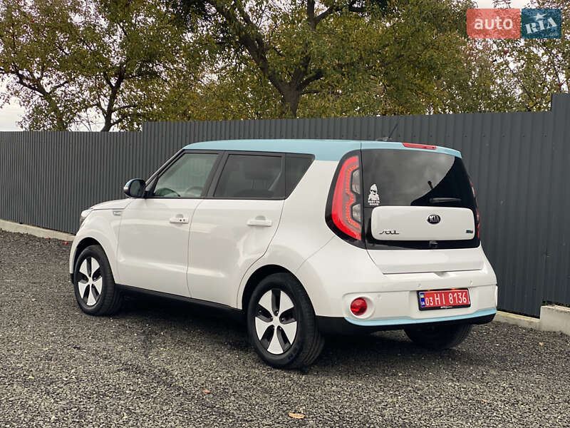 Позашляховик / Кросовер Kia Soul EV 2016 в Луцьку