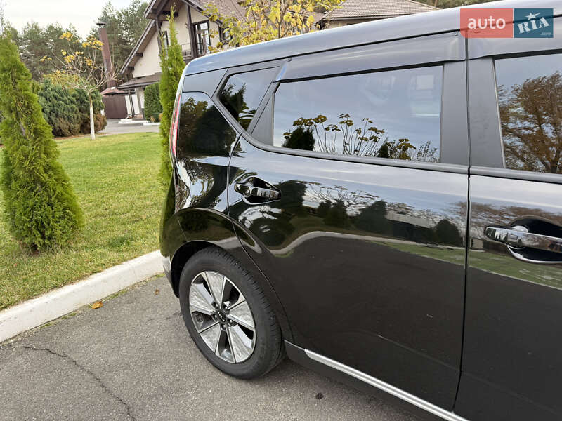 Внедорожник / Кроссовер Kia Soul EV 2023 в Киеве