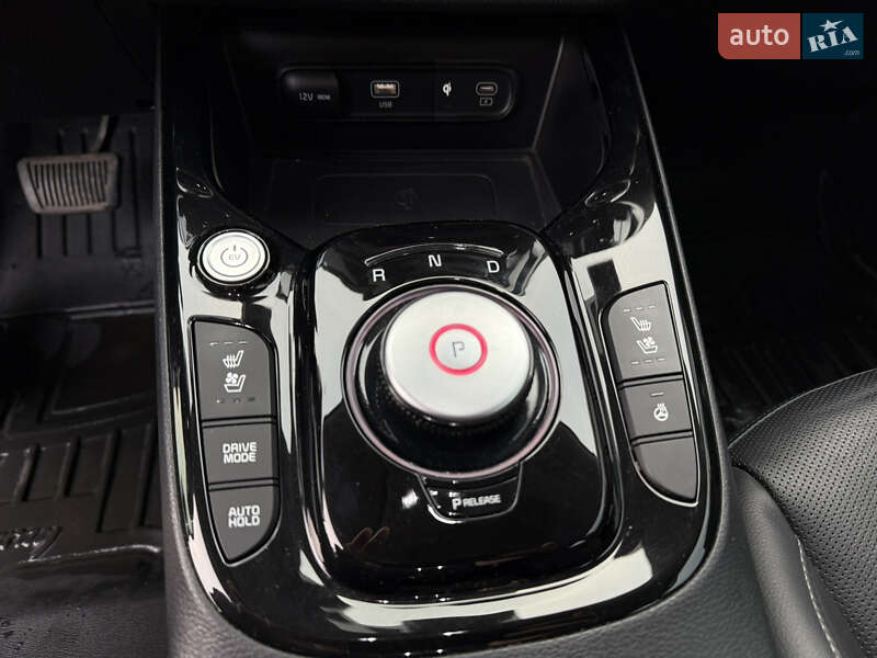 Внедорожник / Кроссовер Kia Soul EV 2023 в Киеве