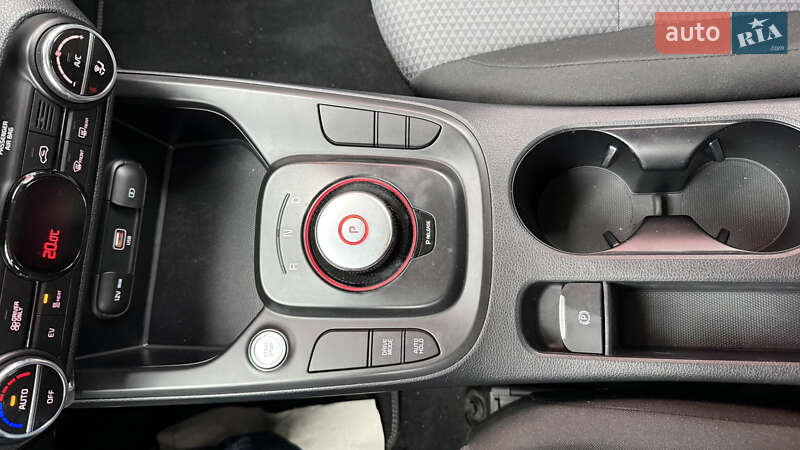 Внедорожник / Кроссовер Kia Soul EV 2021 в Киеве