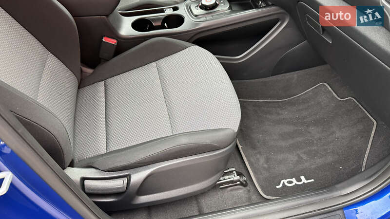 Внедорожник / Кроссовер Kia Soul EV 2021 в Киеве