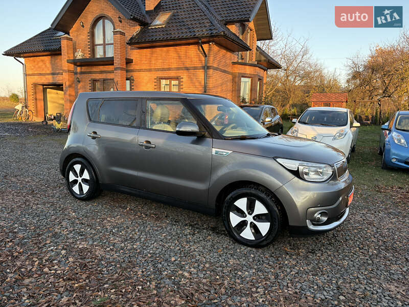 Внедорожник / Кроссовер Kia Soul EV 2016 в Луцке фото 4 Внедорожник / Кроссовер Kia Soul EV 2016 в Луцке
