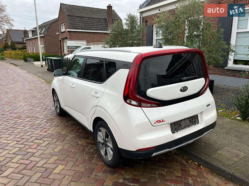 Позашляховик / Кросовер Kia Soul EV 2020 в Дубні